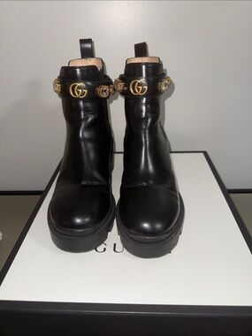 Gucci Black Leather Ankle Boots with Gold GG Logo Strap Vintage BBordeau